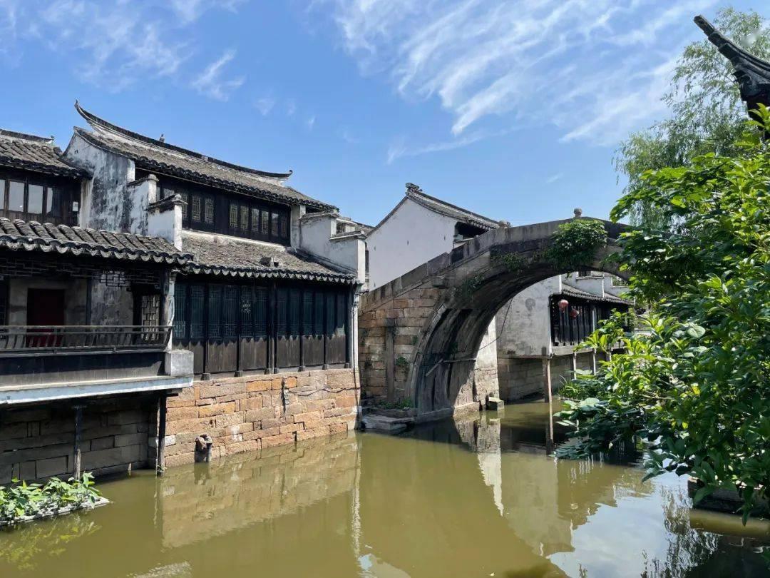 肖战17秒造型花絮，一个LOOK即可聚焦光影